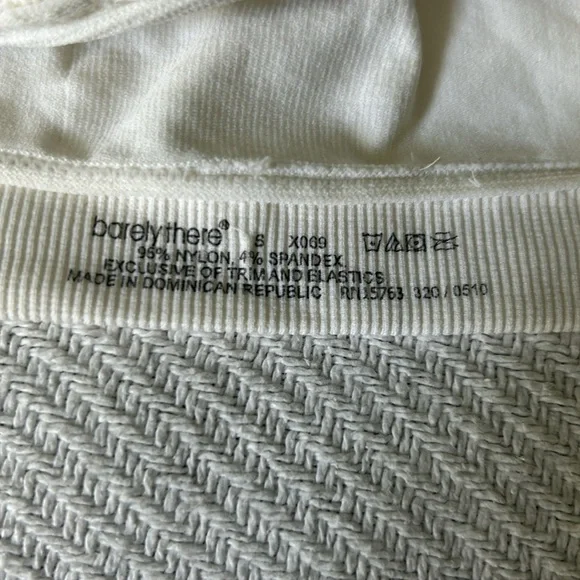 Barely There Tan and White Bandeau Set Seamless Comfort - Picture 2 of 3